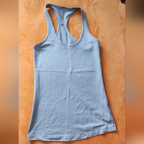 Lululemon racetrack sz 4 - Picture 2 of 2
